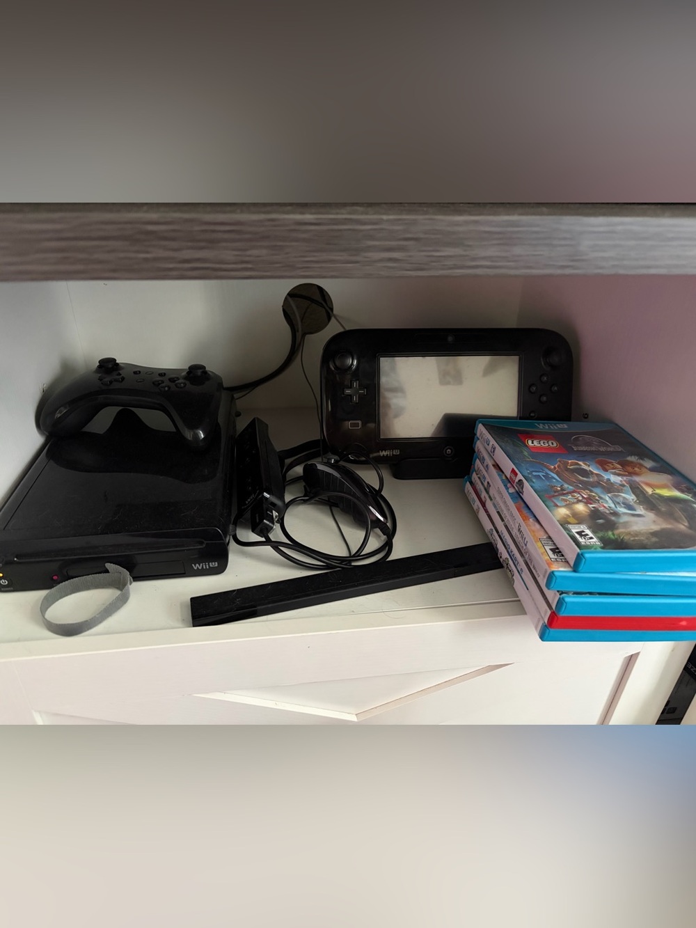 Nintendo Wii U Console & Gamepad Bundles Includes 7 Games & 2 Controllers